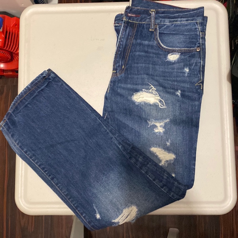 Aeropostale: Straight Ripped Jeans